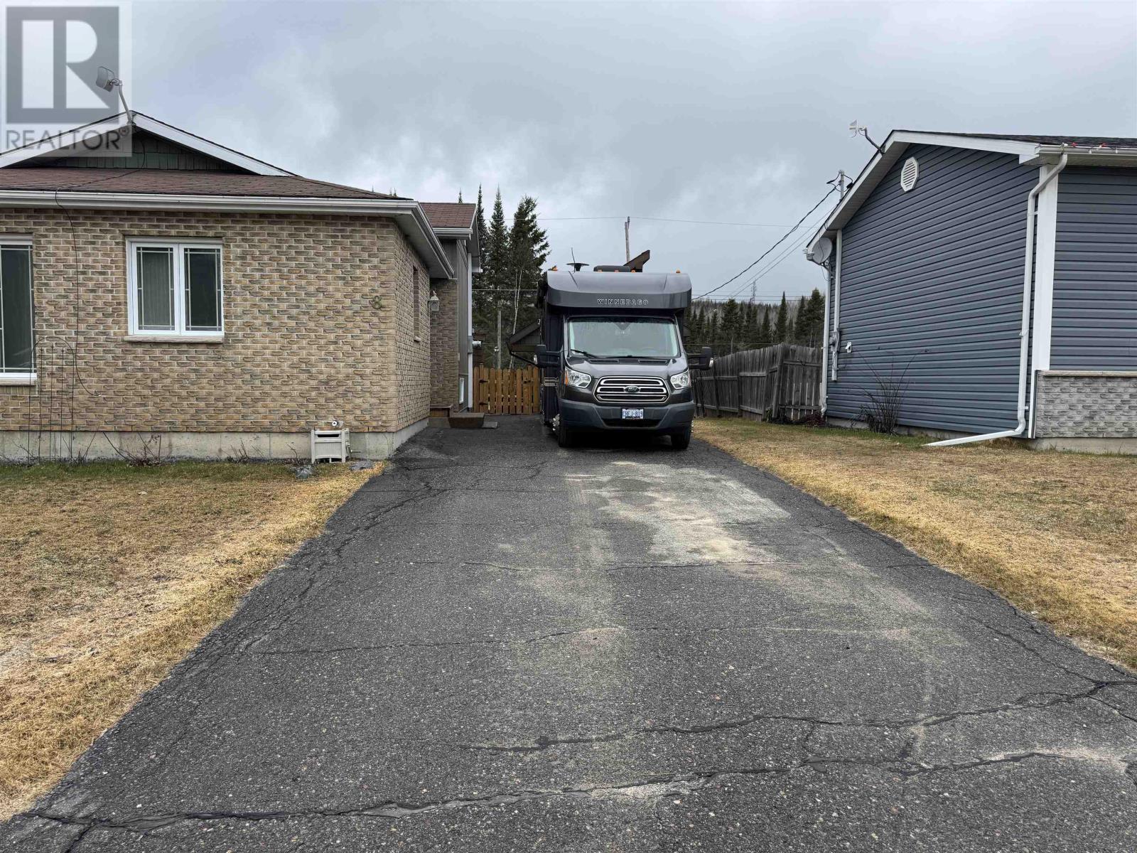 8 Matachewan Rd, Manitouwadge, Ontario  P0T 2C0 - Photo 2 - TB2600950
