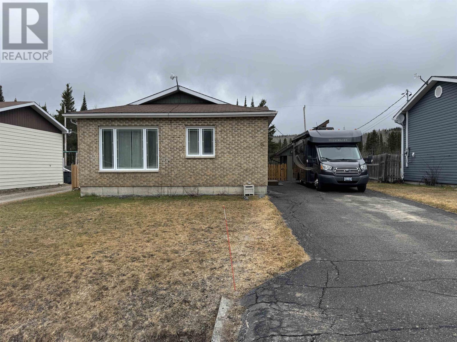8 Matachewan Rd, Manitouwadge, Ontario  P0T 2C0 - Photo 36 - TB2600950