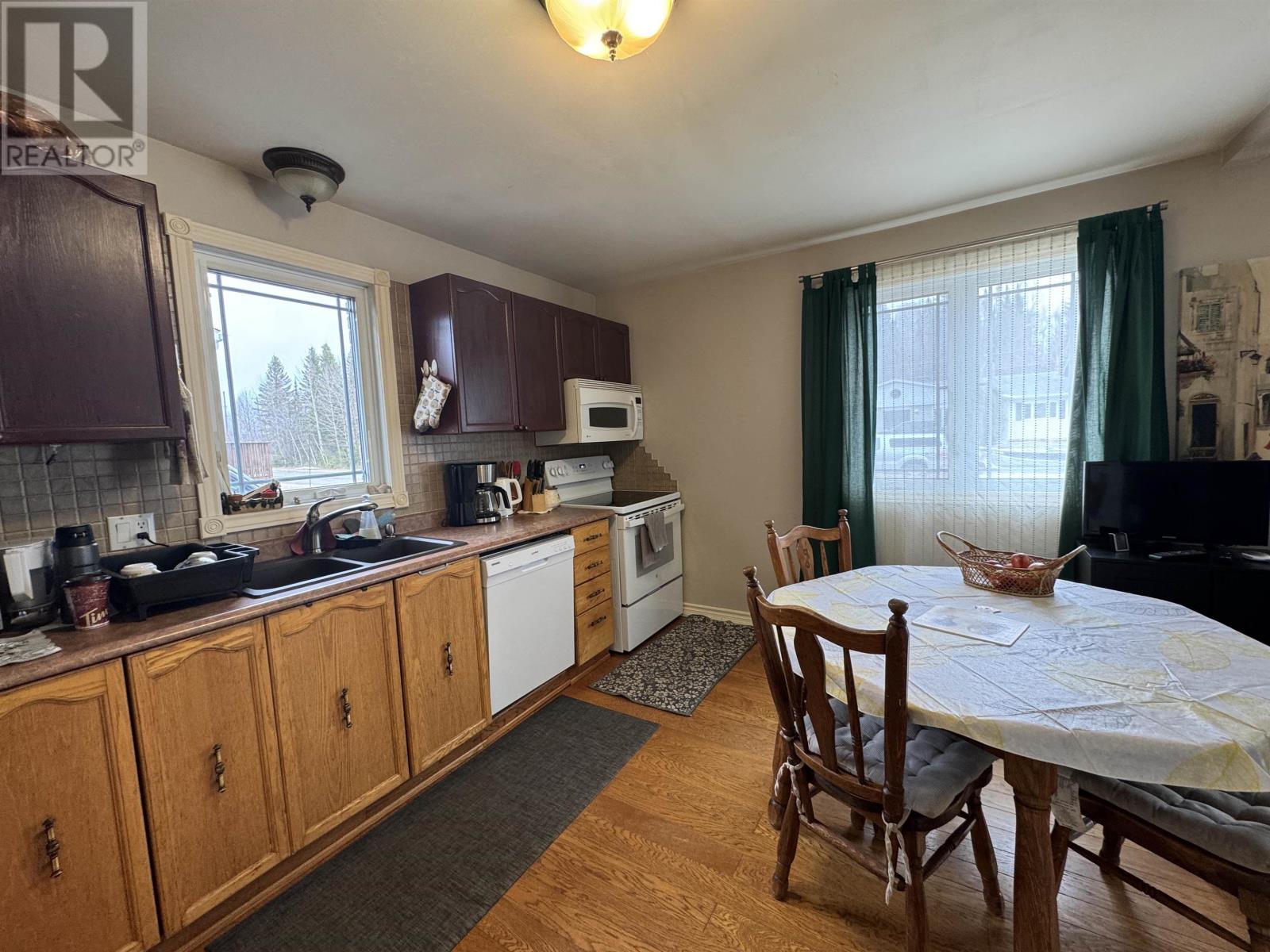 8 Matachewan Rd, Manitouwadge, Ontario  P0T 2C0 - Photo 6 - TB2600950