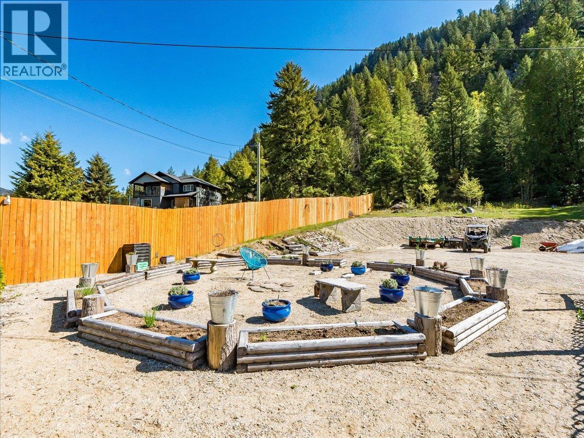 1953 Sandy Road, Castlegar, British Columbia  V1N 4T1 - Photo 86 - 10379009