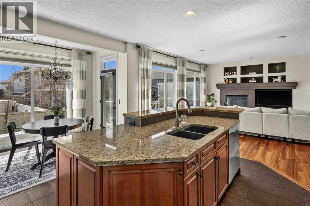 311 Royal Oak Circle NW, Calgary, Alberta  T3G 5L9 - Photo 7 - A2305924
