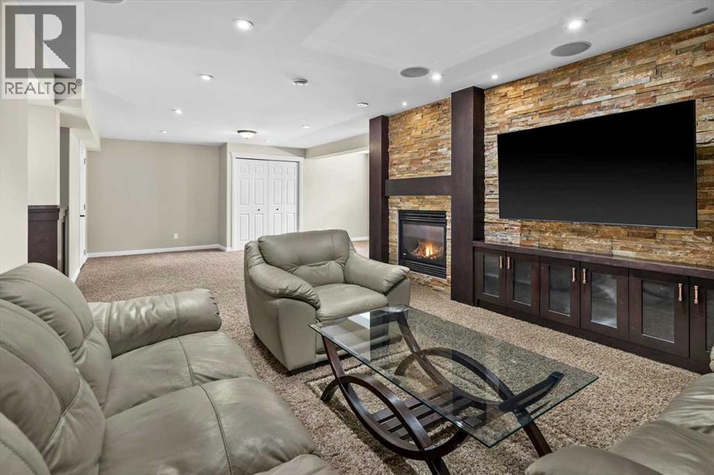 311 Royal Oak Circle NW, Calgary, Alberta  T3G 5L9 - Photo 38 - A2305924