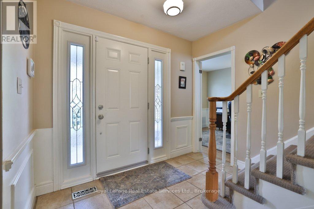 5133 Bayfield Crescent, Burlington, Ontario  L7L 3J5 - Photo 6 - W13102288