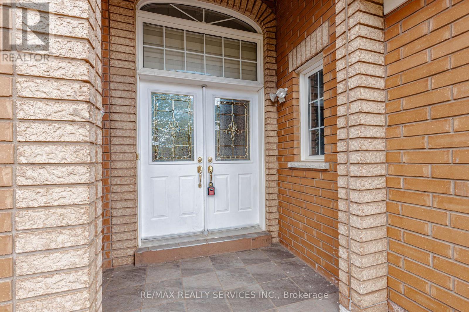 3 Orchid Drive, Brampton, Ontario  L7A 1M4 - Photo 3 - W13085796