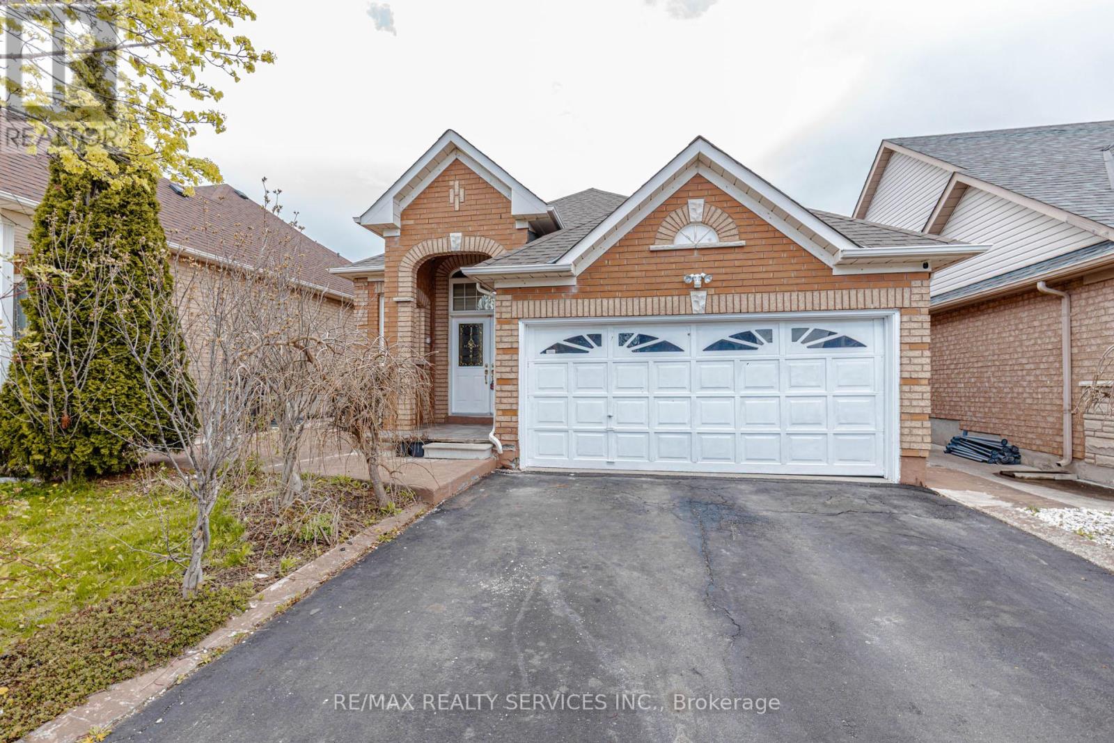 3 Orchid Drive, Brampton, Ontario  L7A 1M4 - Photo 2 - W13085796