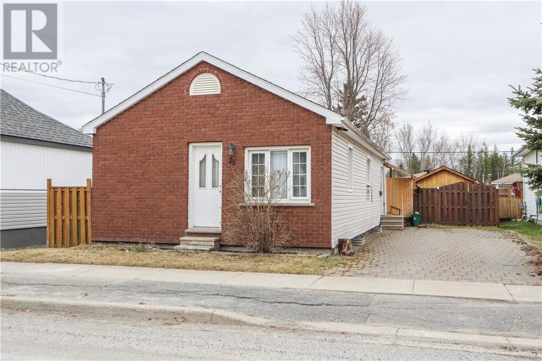 25 Caruso Street, Coniston, Ontario