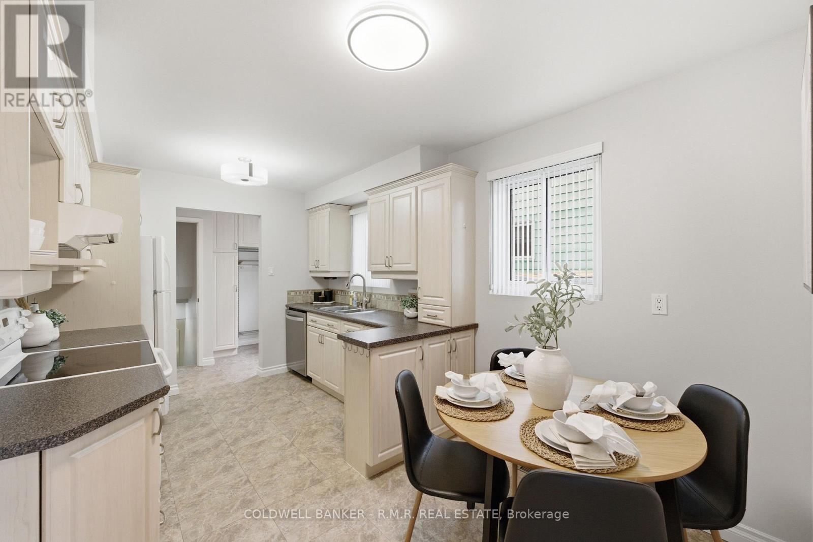 410 Century Street, Oshawa, Ontario  L1K 1C6 - Photo 6 - E13102426