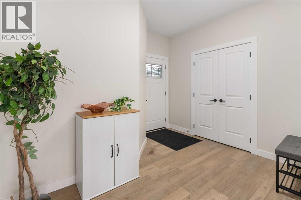 1093 Midtown Avenue SW, Airdrie, Alberta  T4B 5M9 - Photo 4 - A2292957