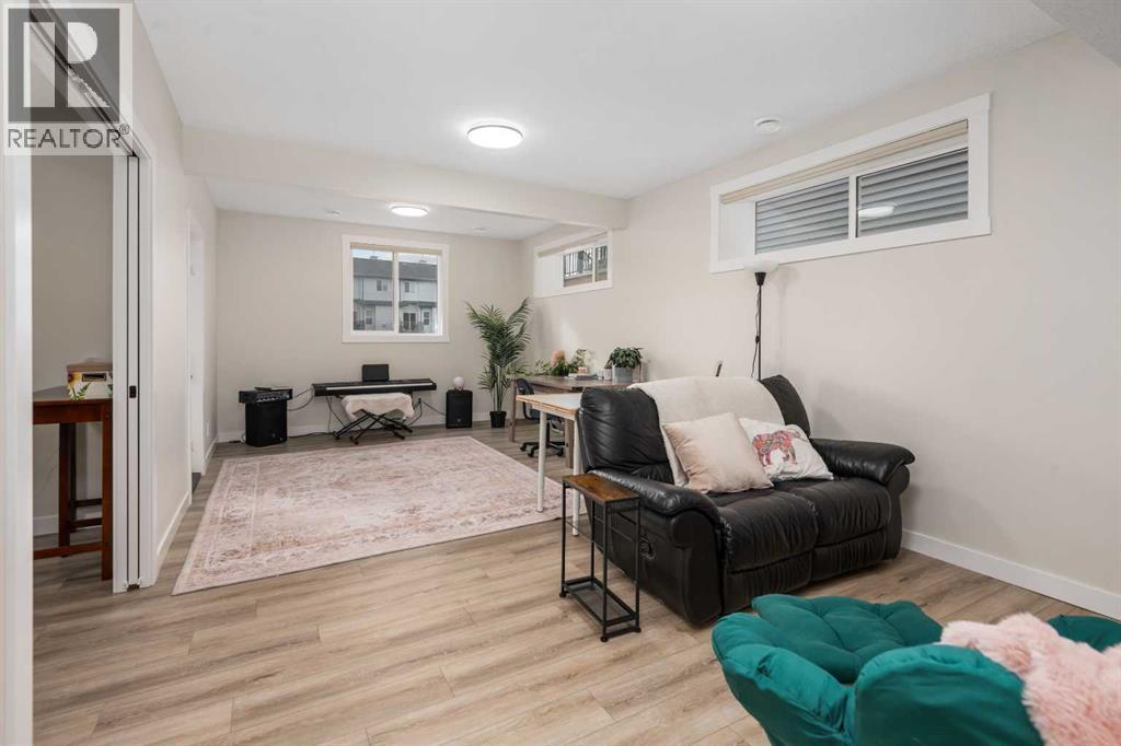 1093 Midtown Avenue SW, Airdrie, Alberta  T4B 5M9 - Photo 36 - A2292957