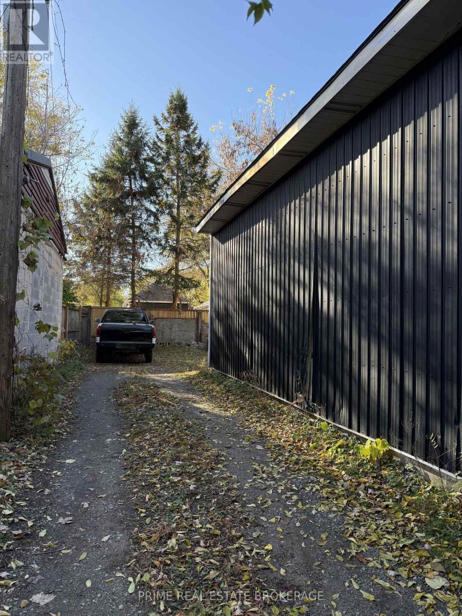 703 Central Avenue, London East, Ontario  N5W 3P9 - Photo 4 - X13102432