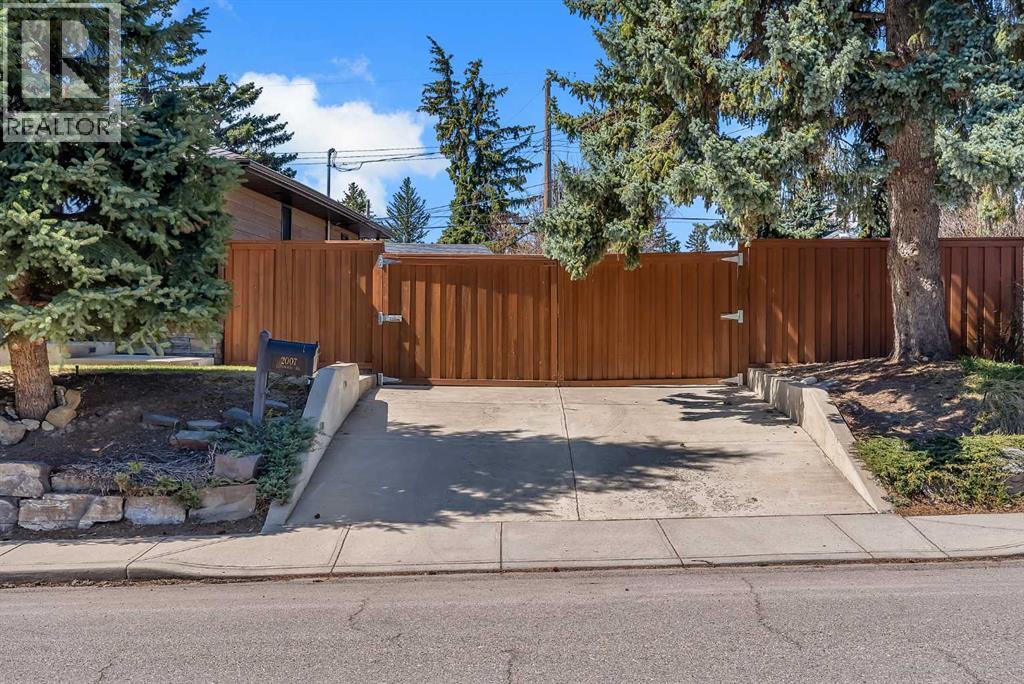 2007 Glenwood Drive SW, Calgary, Alberta  T3E 3Y7 - Photo 39 - A2307672
