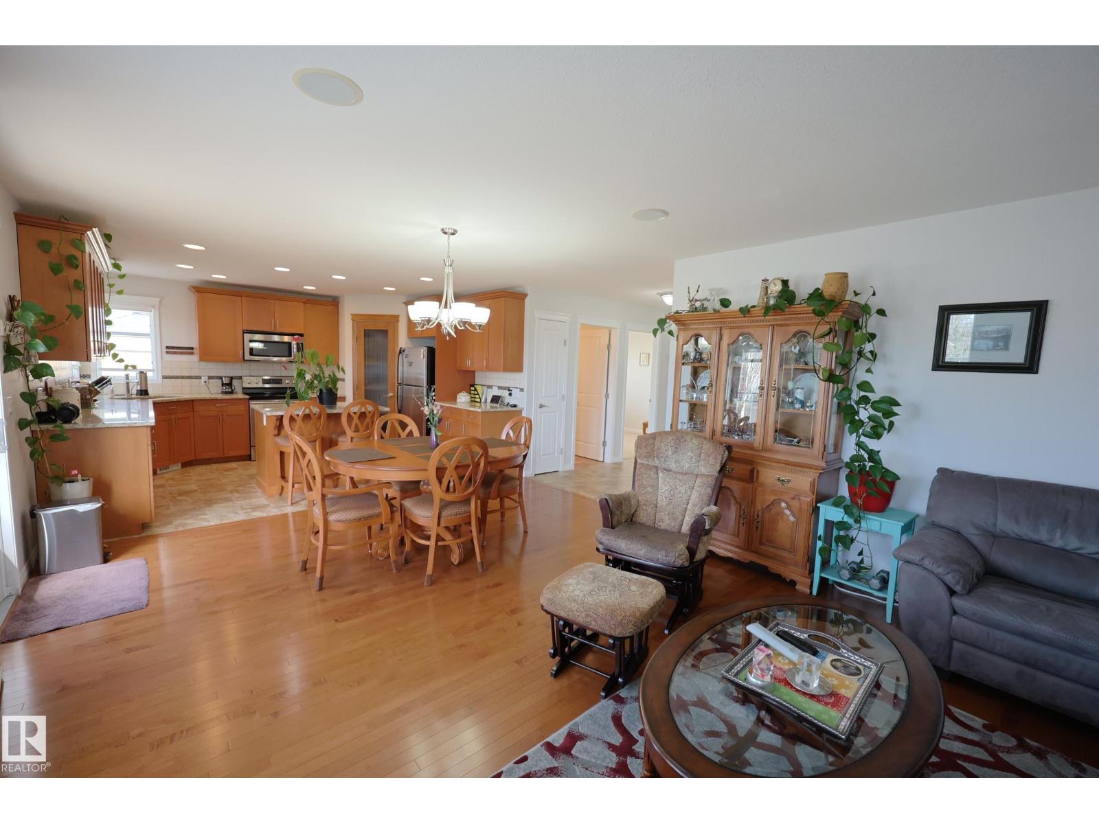 521 Grandin Dr, Morinville, Alberta  T8R 0E3 - Photo 24 - E4486551