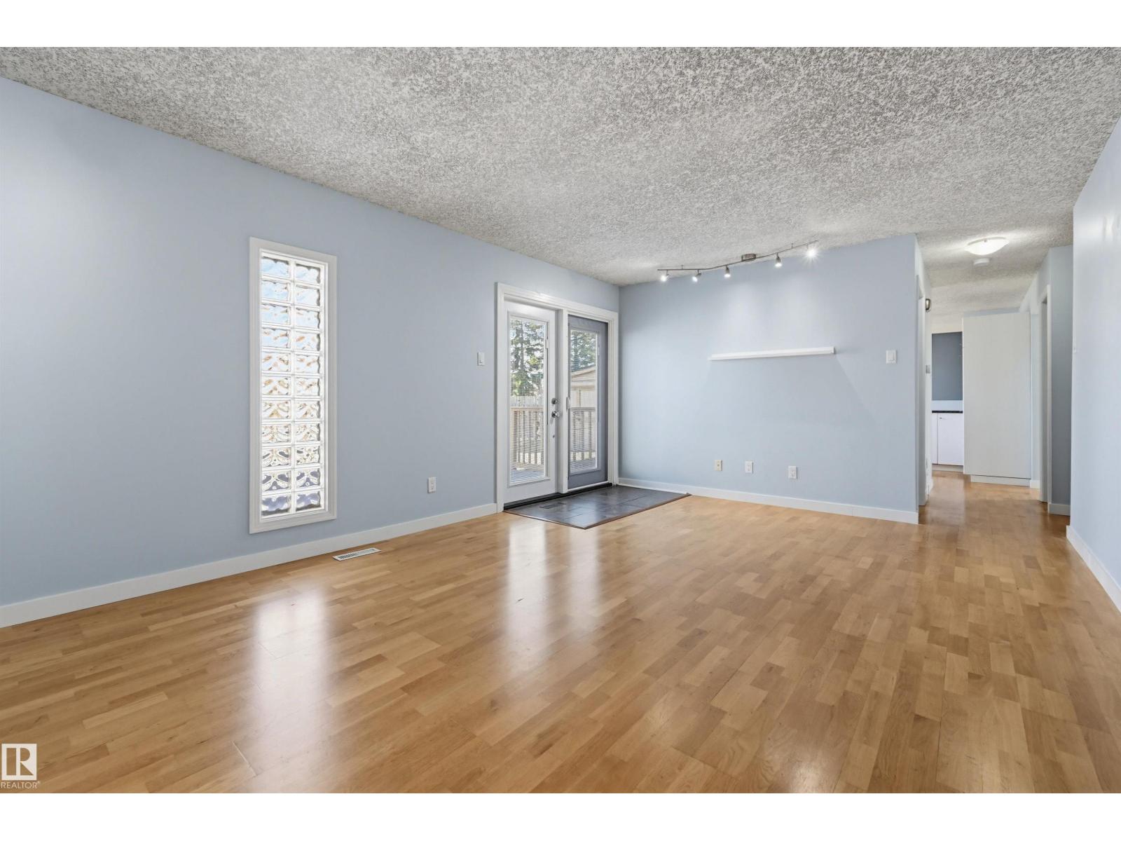 3215 104 St Nw, Edmonton, Alberta  T6J 3N5 - Photo 16 - E4486552