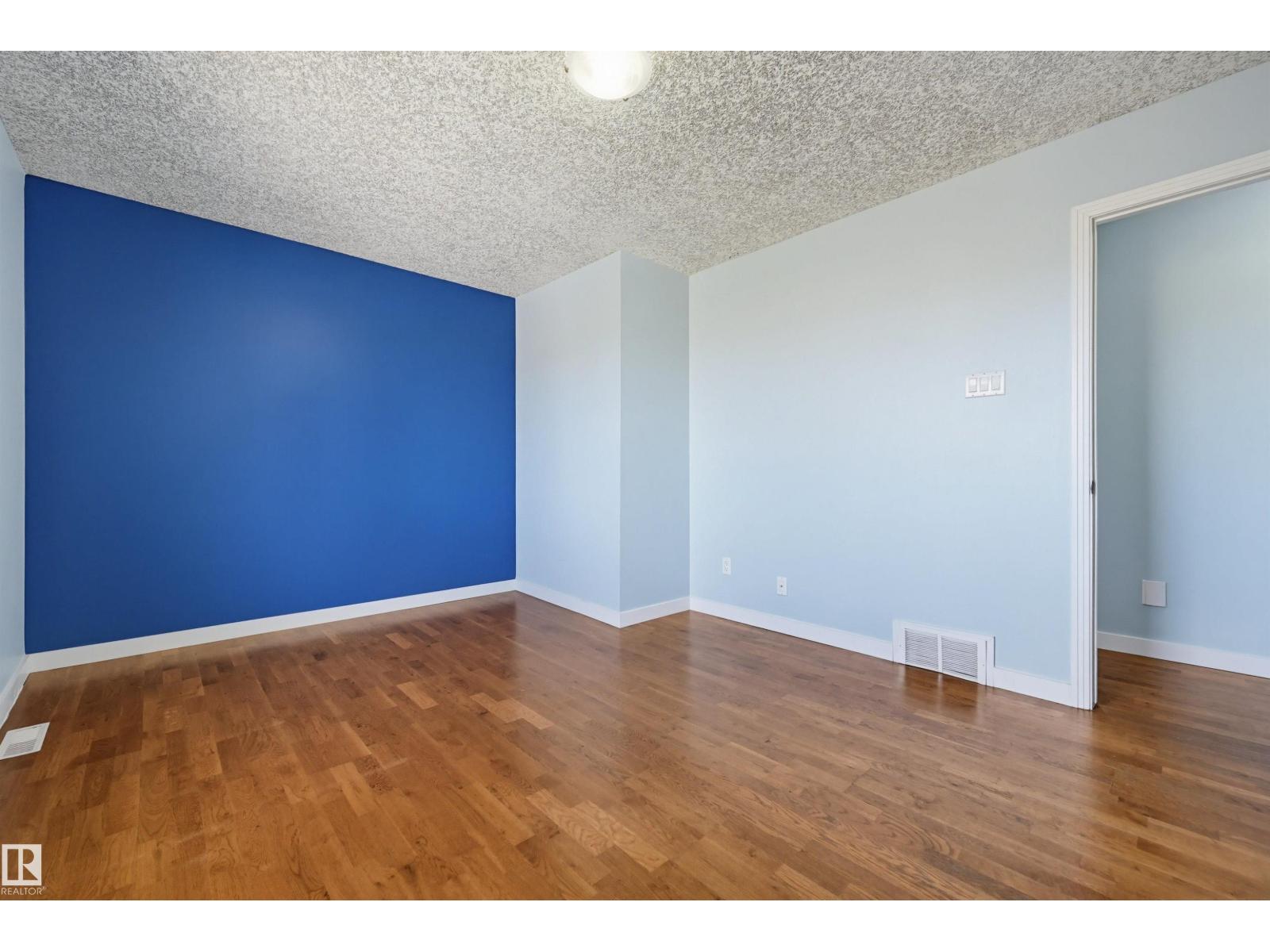 3215 104 St Nw, Edmonton, Alberta  T6J 3N5 - Photo 20 - E4486552