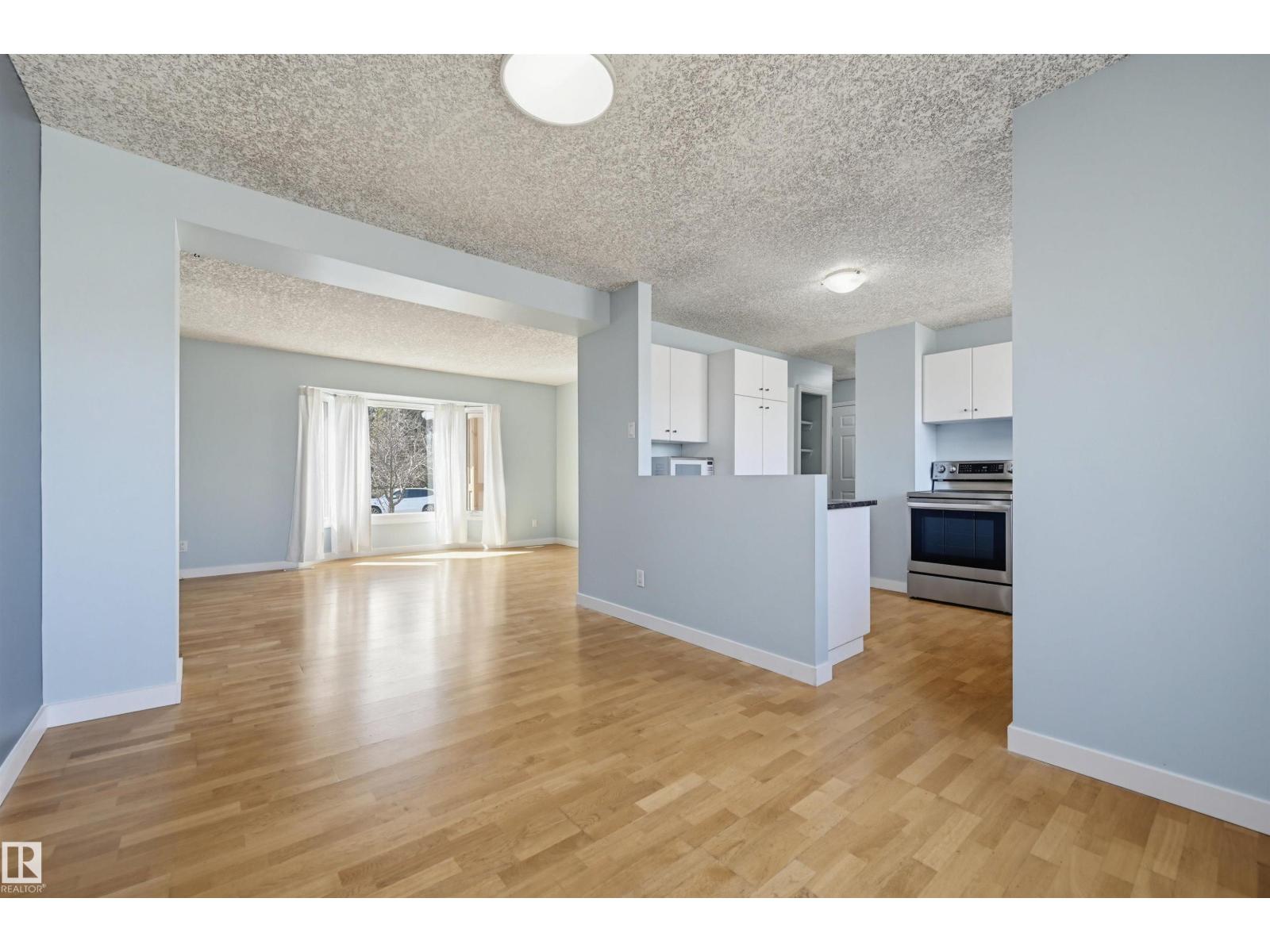 3215 104 St Nw, Edmonton, Alberta  T6J 3N5 - Photo 9 - E4486552