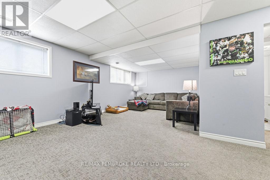 61 Woodland Crescent, Petawawa, Ontario  K8H 3L9 - Photo 26 - X13102448