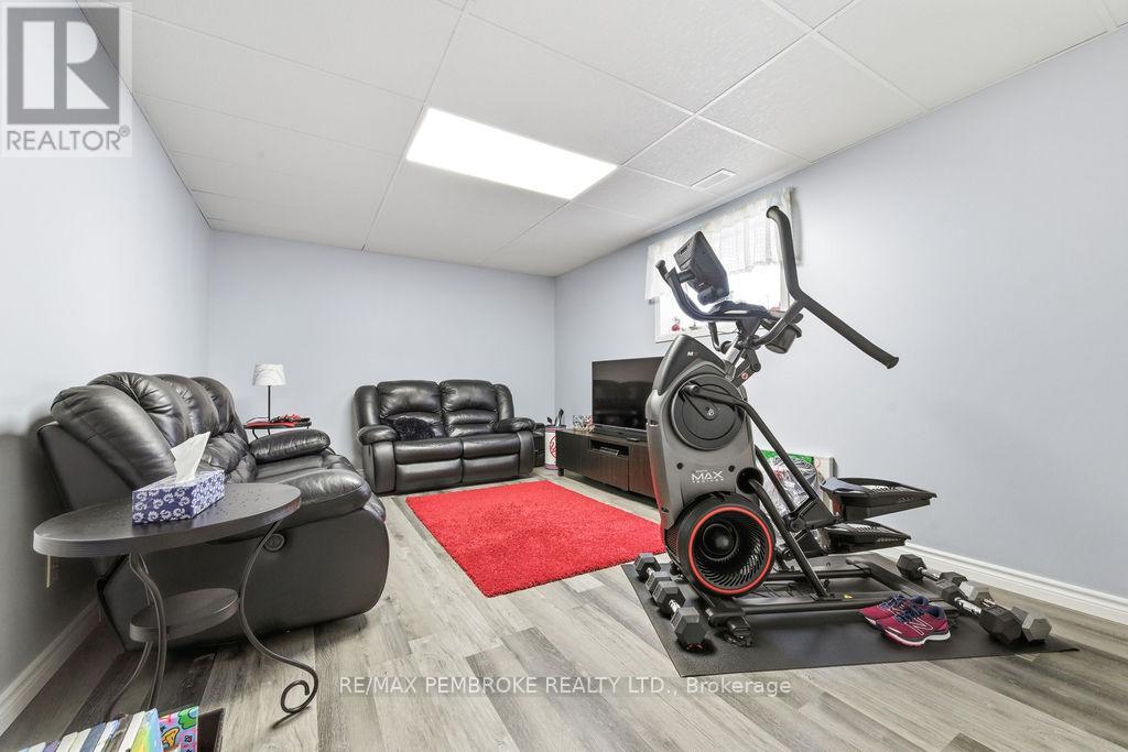 61 Woodland Crescent, Petawawa, Ontario  K8H 3L9 - Photo 30 - X13102448