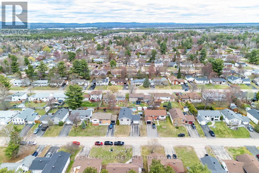 61 Woodland Crescent, Petawawa, Ontario  K8H 3L9 - Photo 40 - X13102448