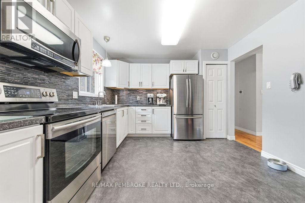 61 Woodland Crescent, Petawawa, Ontario  K8H 3L9 - Photo 6 - X13102448