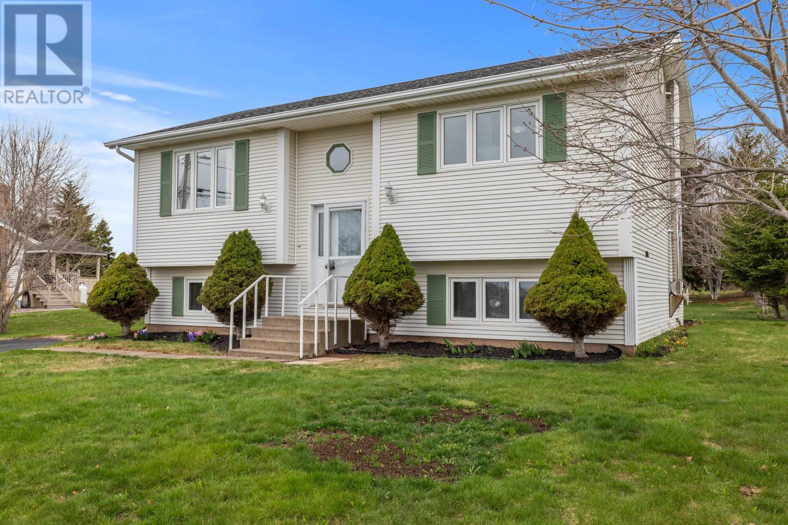 2 Kenwood Circle, Charlottetown, Prince Edward Island  C1E 1Z8 - Photo 2 - 202610226