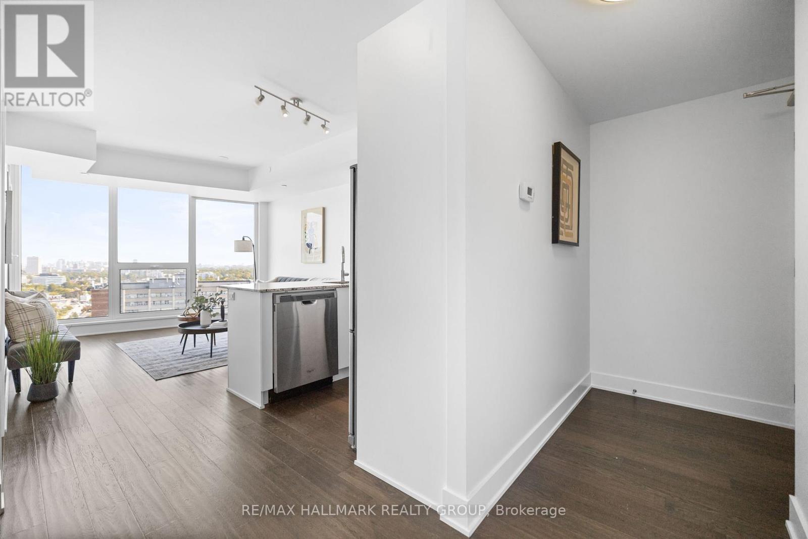 1906 - 485 Richmond Road, Ottawa, Ontario  K2A 3W9 - Photo 4 - X13102320