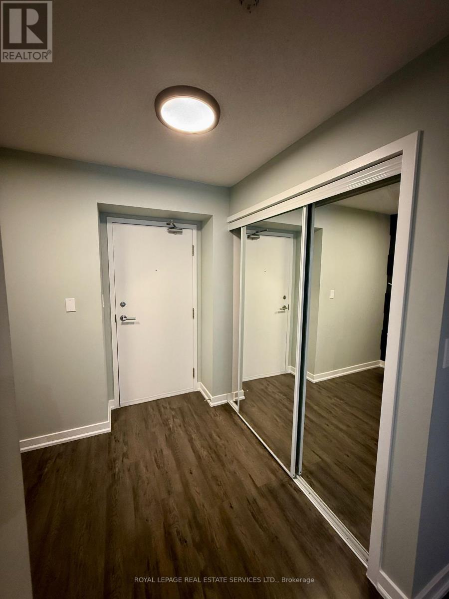 3703 - 25 Telegram Mews S, Toronto, Ontario  M5V 3Z1 - Photo 8 - C13102410