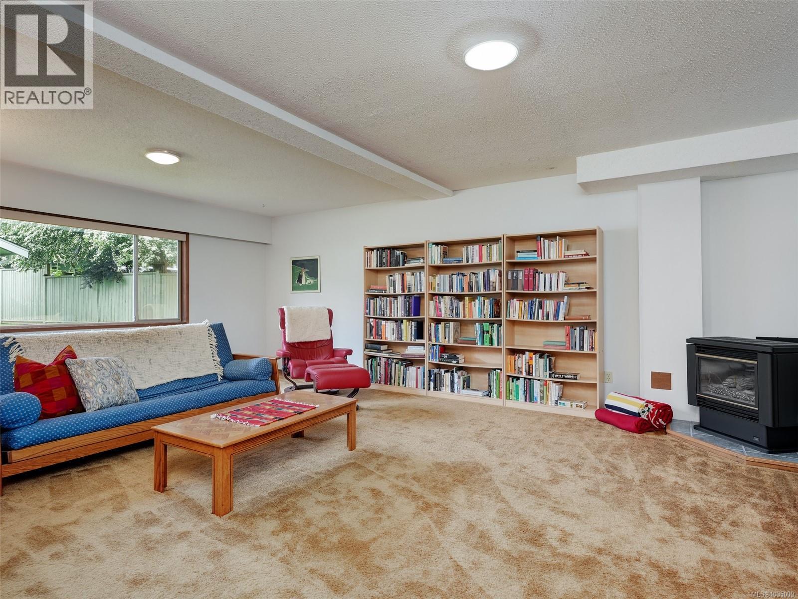 20 2020 White Birch Rd, Sidney, British Columbia  V8L 2R1 - Photo 15 - 1035009