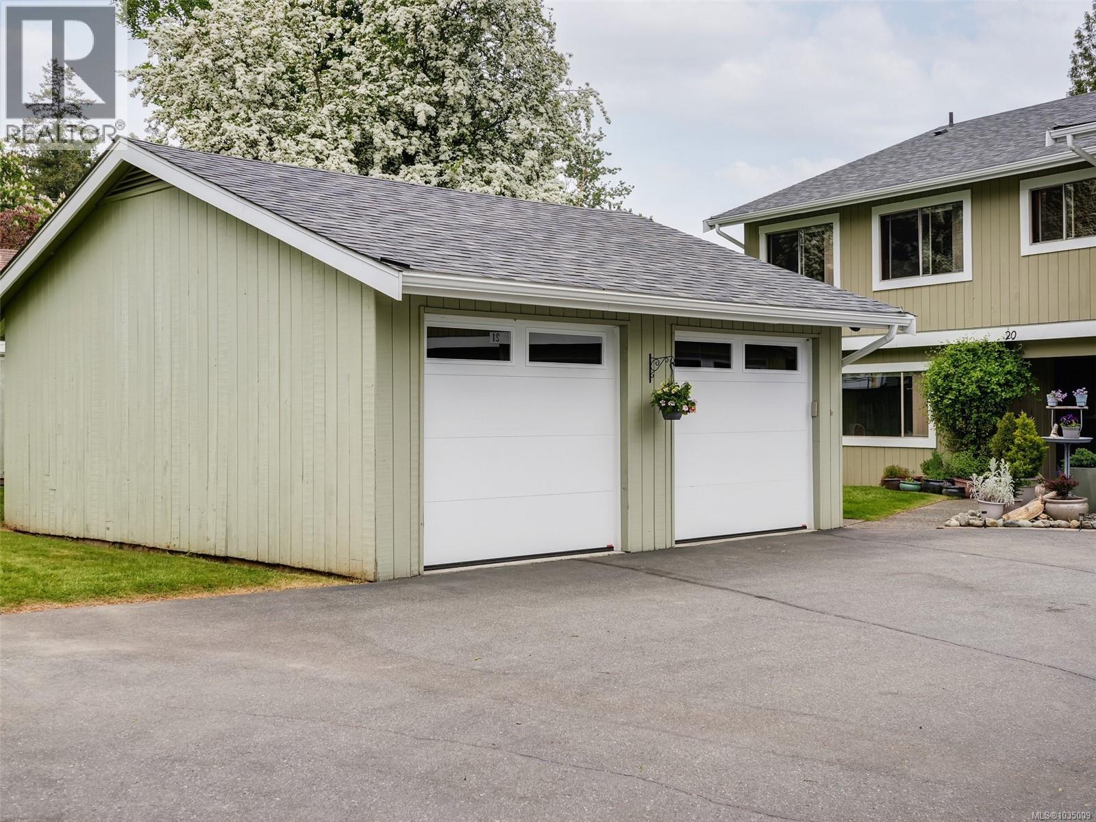 20 2020 White Birch Rd, Sidney, British Columbia  V8L 2R1 - Photo 23 - 1035009