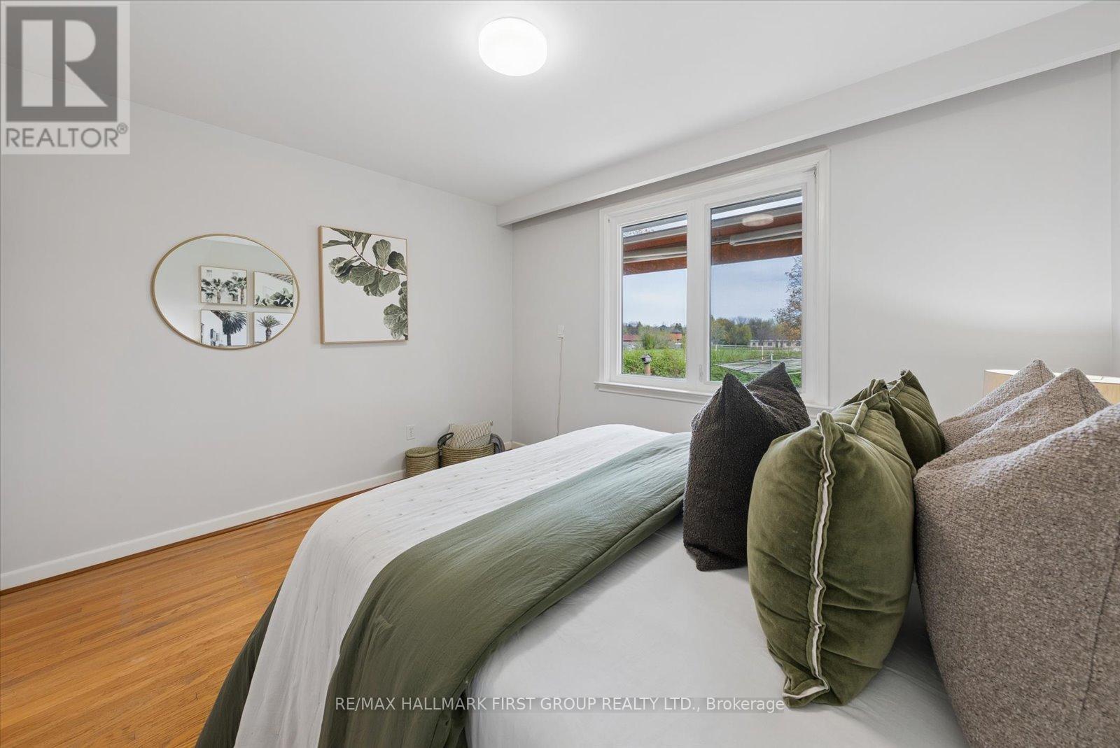 19 Madrid Street, Toronto, Ontario  M1P 4L7 - Photo 10 - E13102286