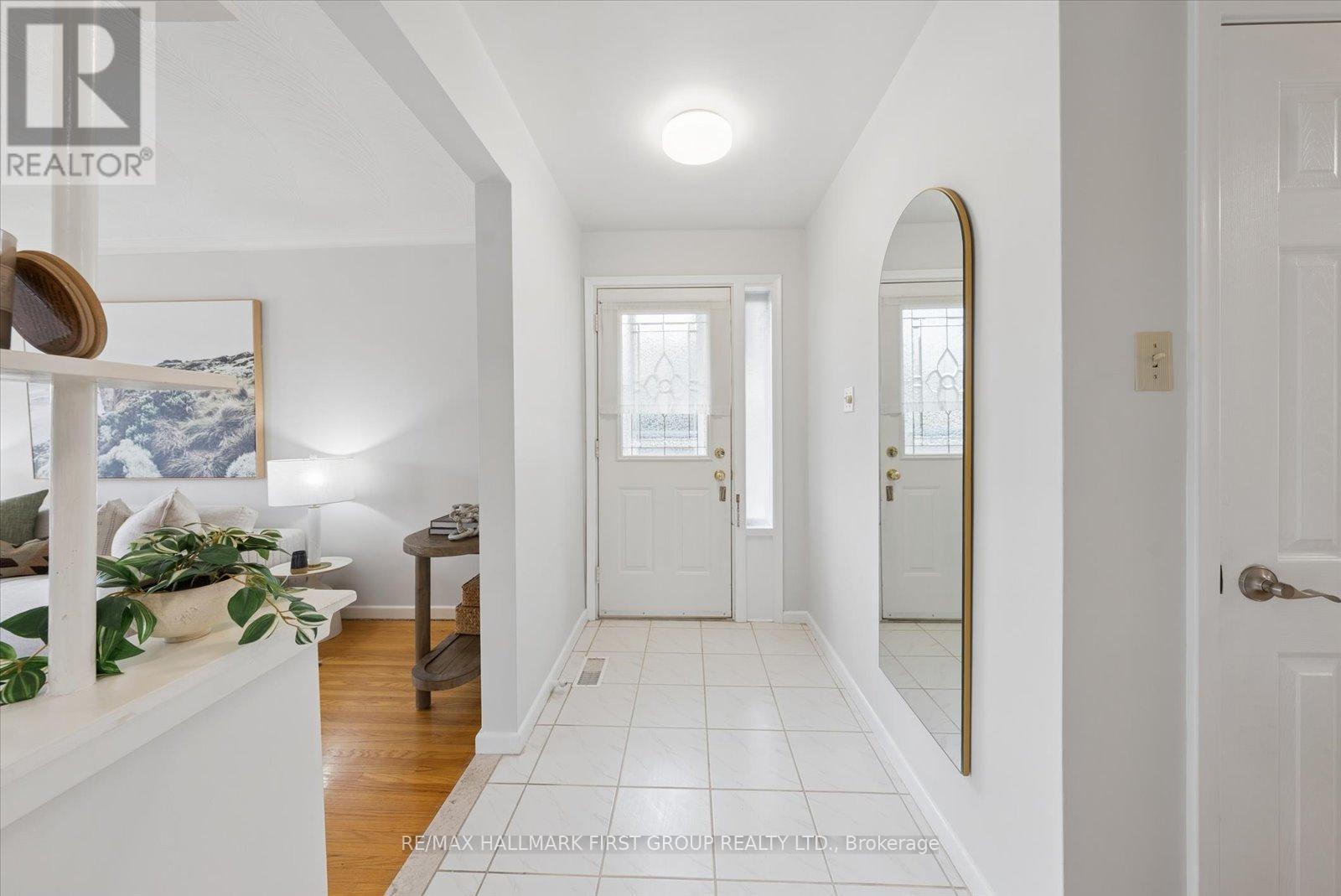 19 Madrid Street, Toronto, Ontario  M1P 4L7 - Photo 2 - E13102286