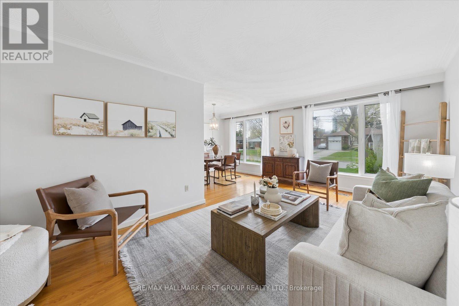 19 Madrid Street, Toronto, Ontario  M1P 4L7 - Photo 4 - E13102286
