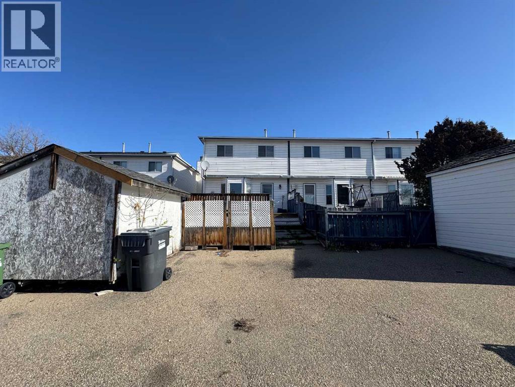11 Ellenwood Drive, Red Deer, Alberta  T4R 2E3 - Photo 24 - A2309441