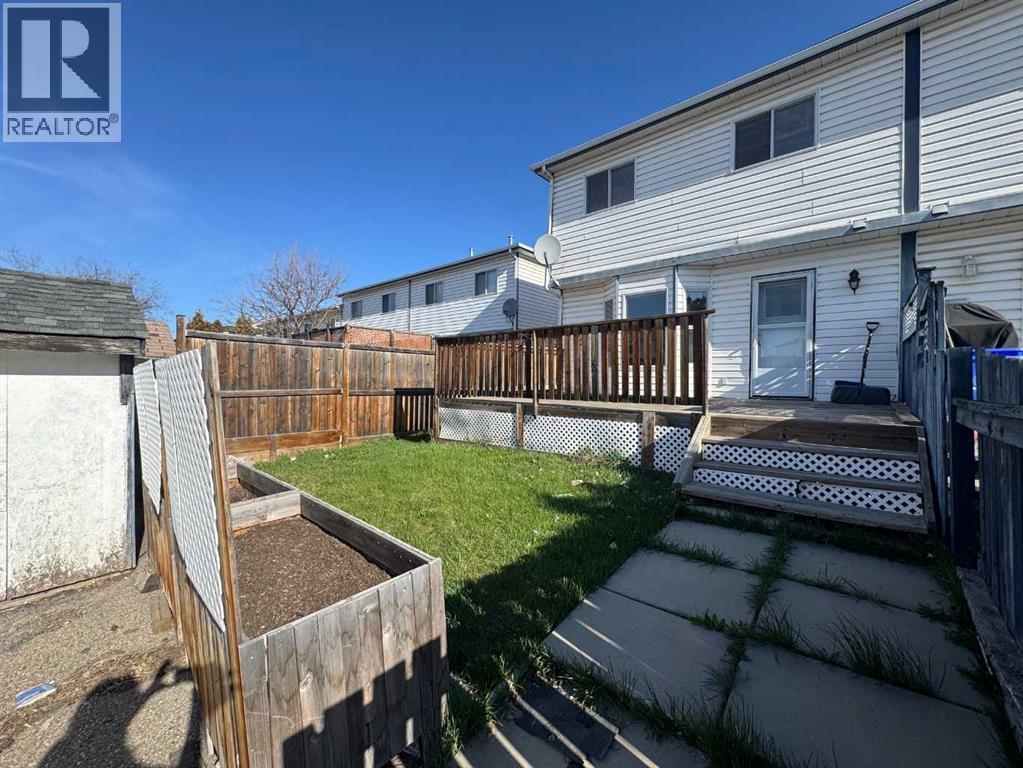11 Ellenwood Drive, Red Deer, Alberta  T4R 2E3 - Photo 25 - A2309441