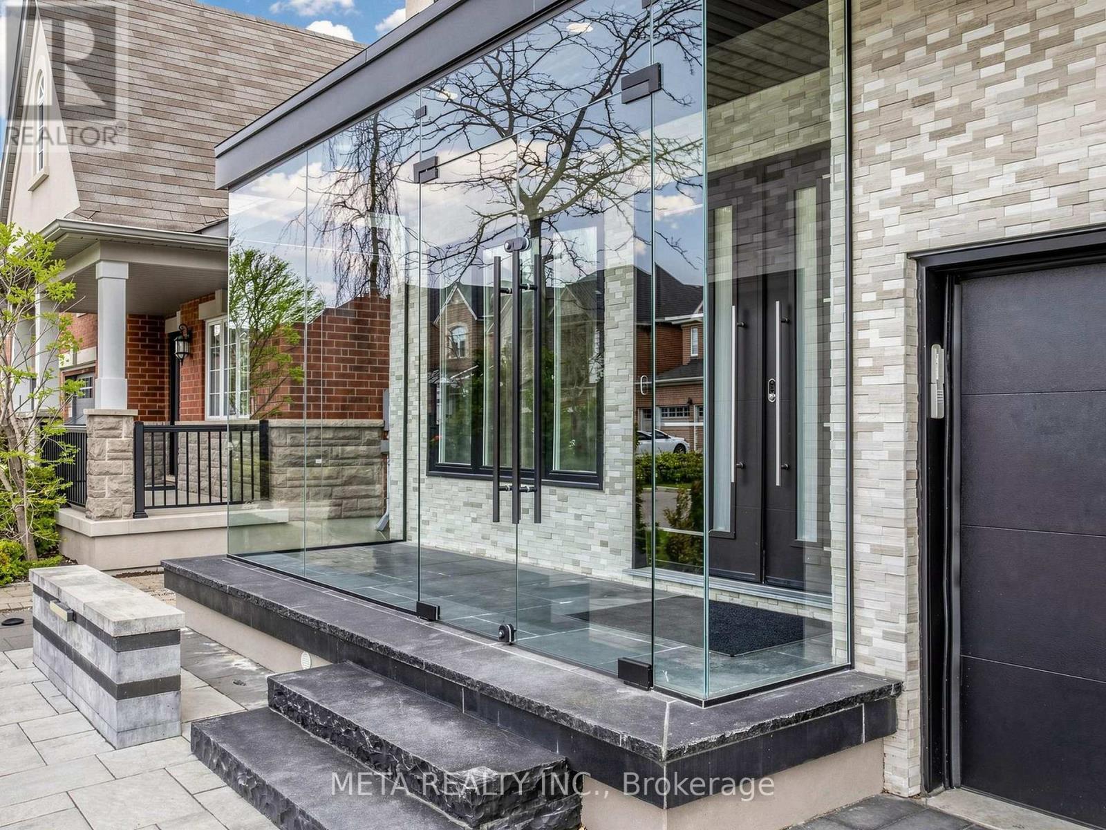 17 Arband Avenue, Vaughan (Patterson), Ontario  L6A 0T5 - Photo 4 - N13102252