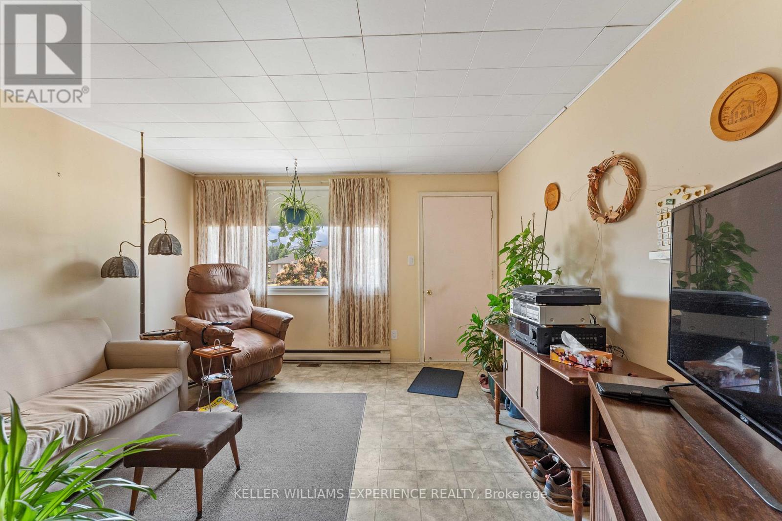 114 Malcolm Street, Essa, Ontario  L0M 1B0 - Photo 5 - N13102258