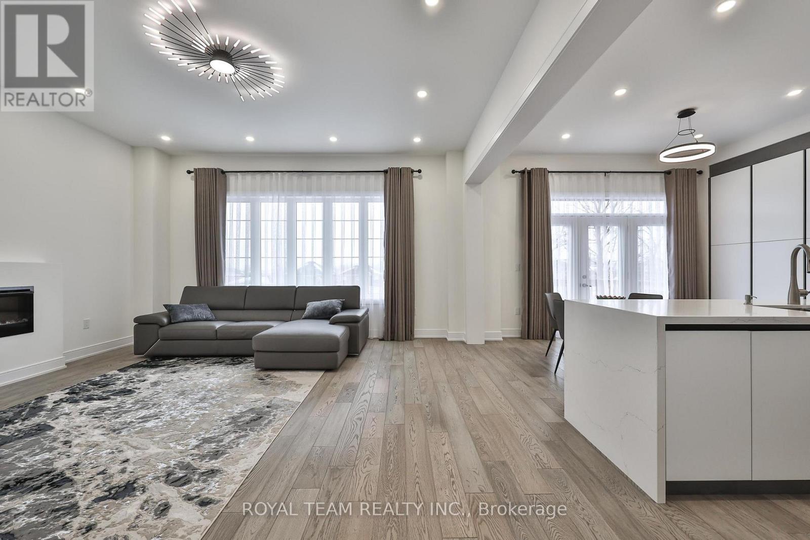 1361 Blackmore Street, Innisfil, Ontario  L9S 0P3 - Photo 4 - N13102294