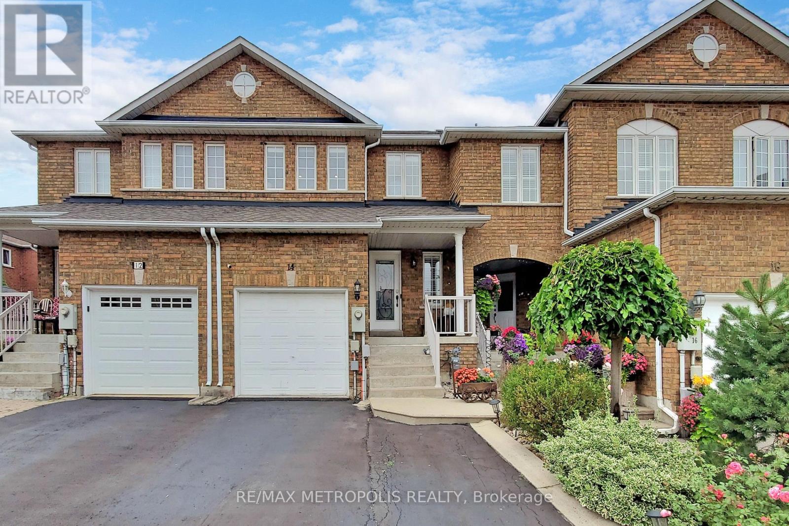 14 PIAZZA CRESCENT, Vaughan, Ontario