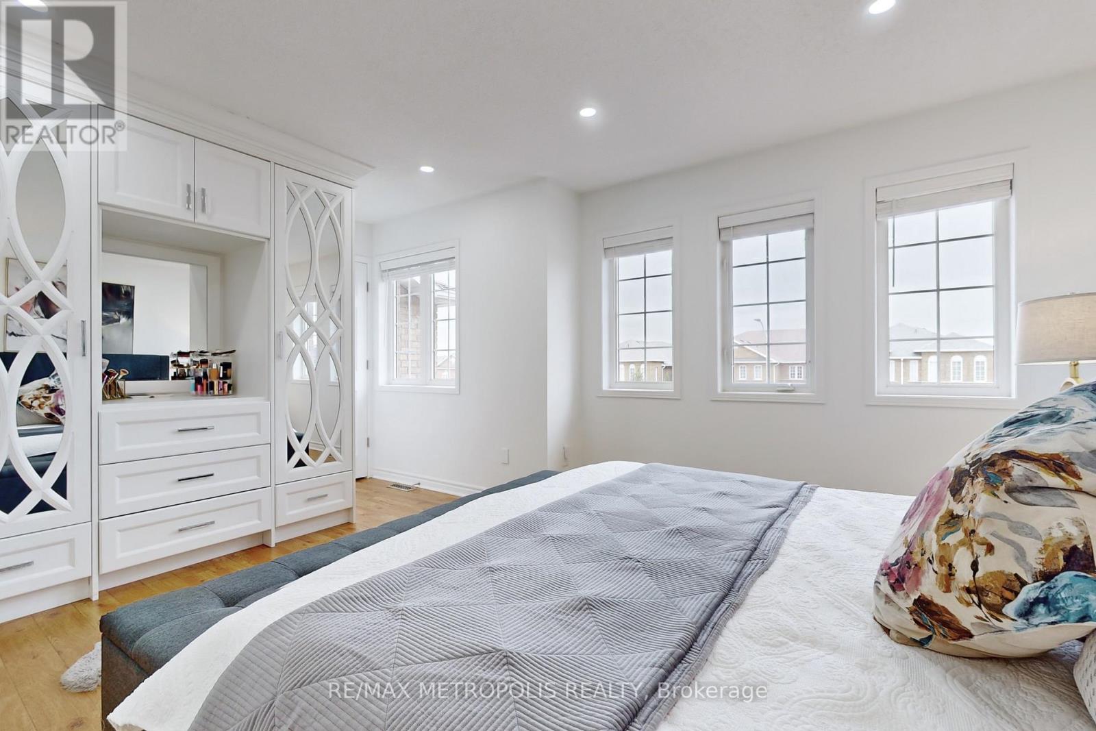 14 Piazza Crescent, Vaughan, Ontario  L4H 2C8 - Photo 17 - N13102348