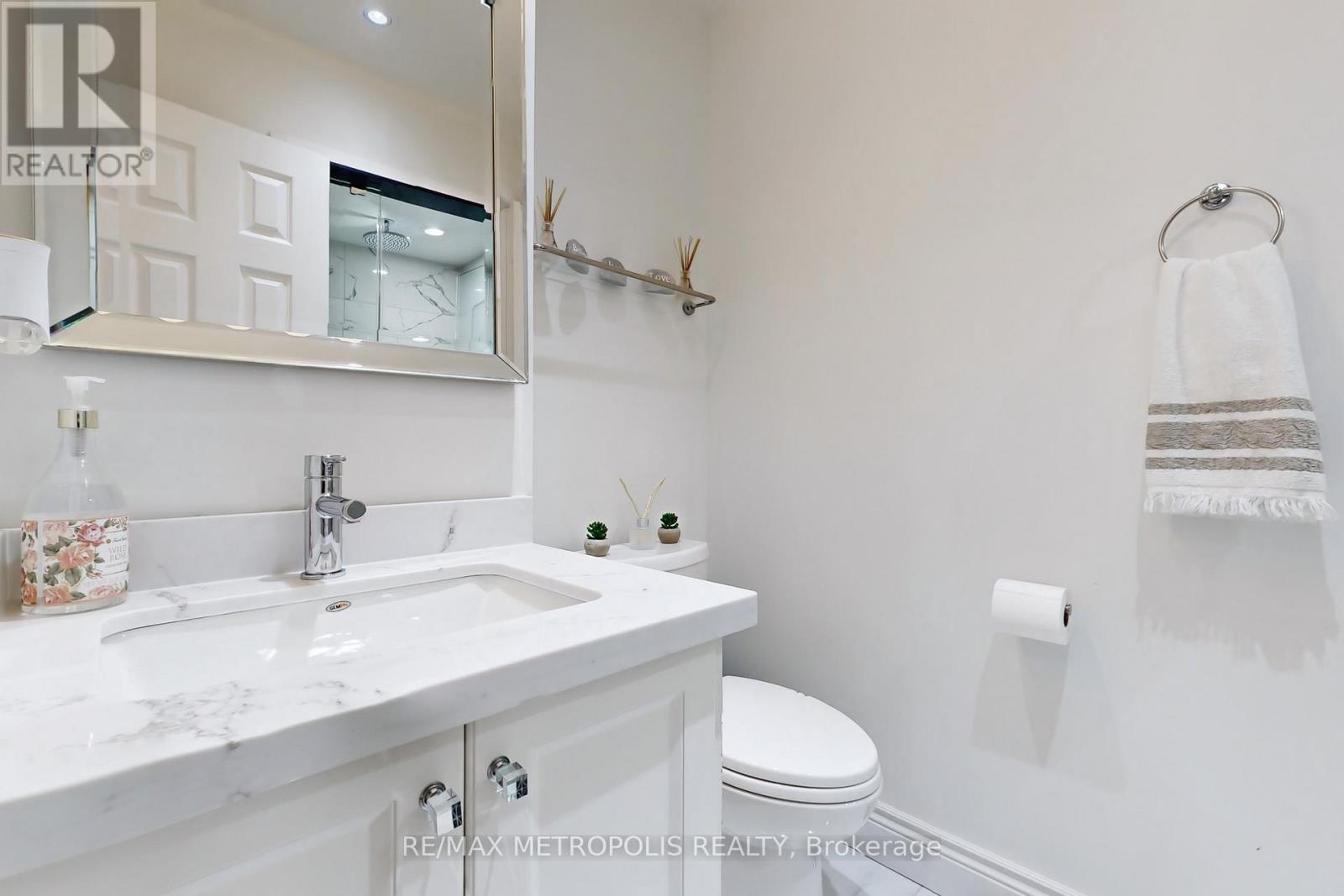 14 Piazza Crescent, Vaughan, Ontario  L4H 2C8 - Photo 22 - N13102348