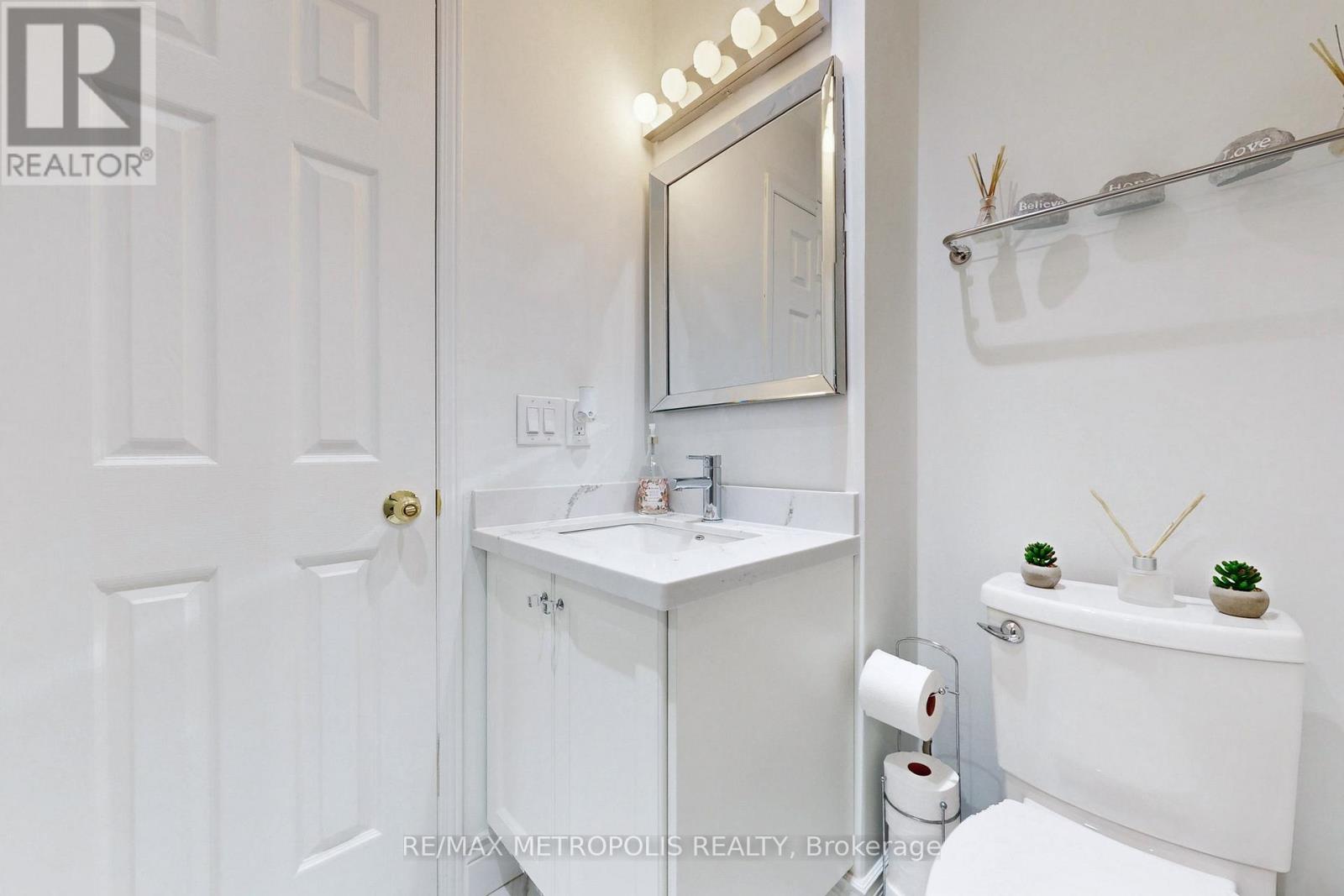 14 Piazza Crescent, Vaughan, Ontario  L4H 2C8 - Photo 23 - N13102348