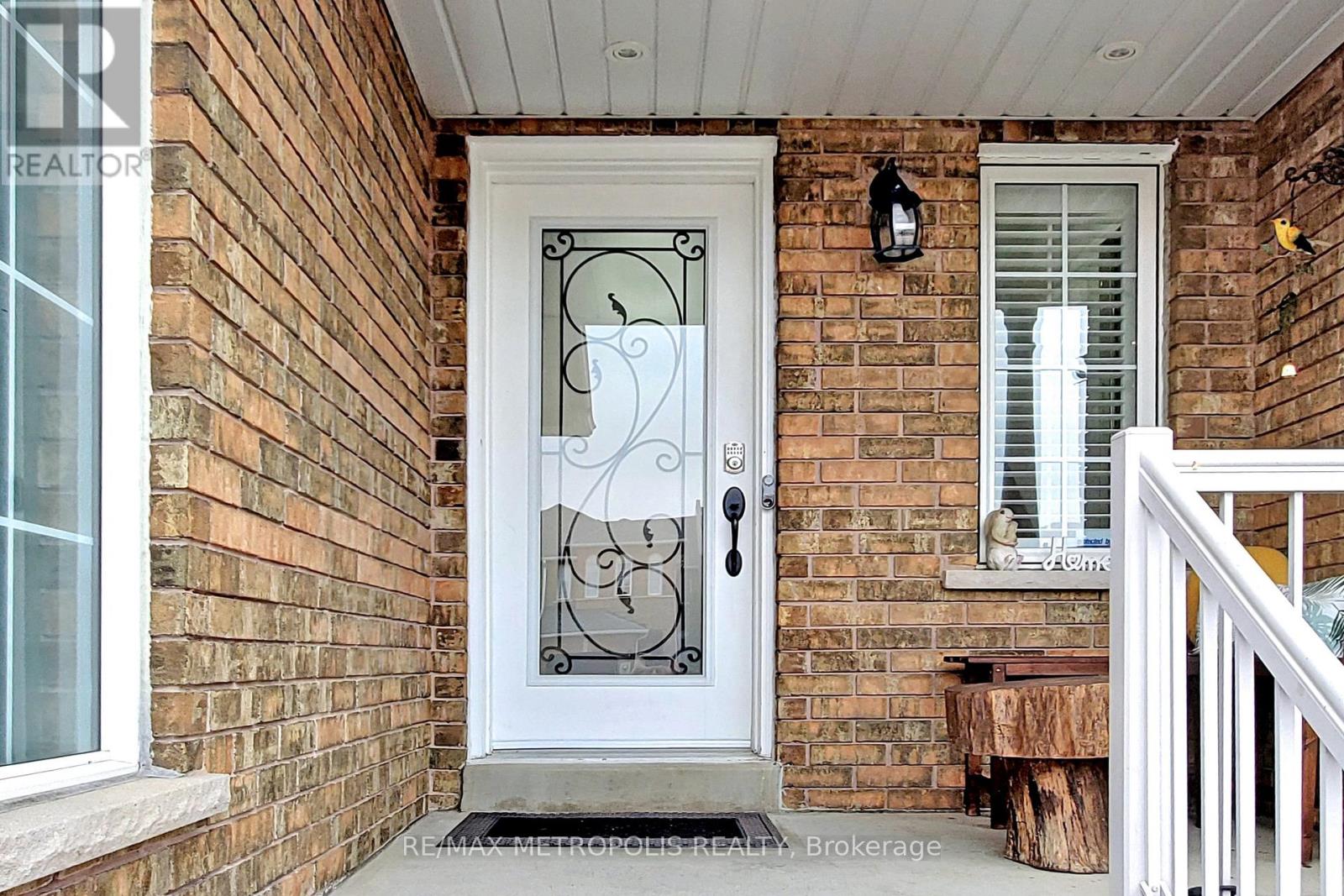 14 Piazza Crescent, Vaughan, Ontario  L4H 2C8 - Photo 3 - N13102348