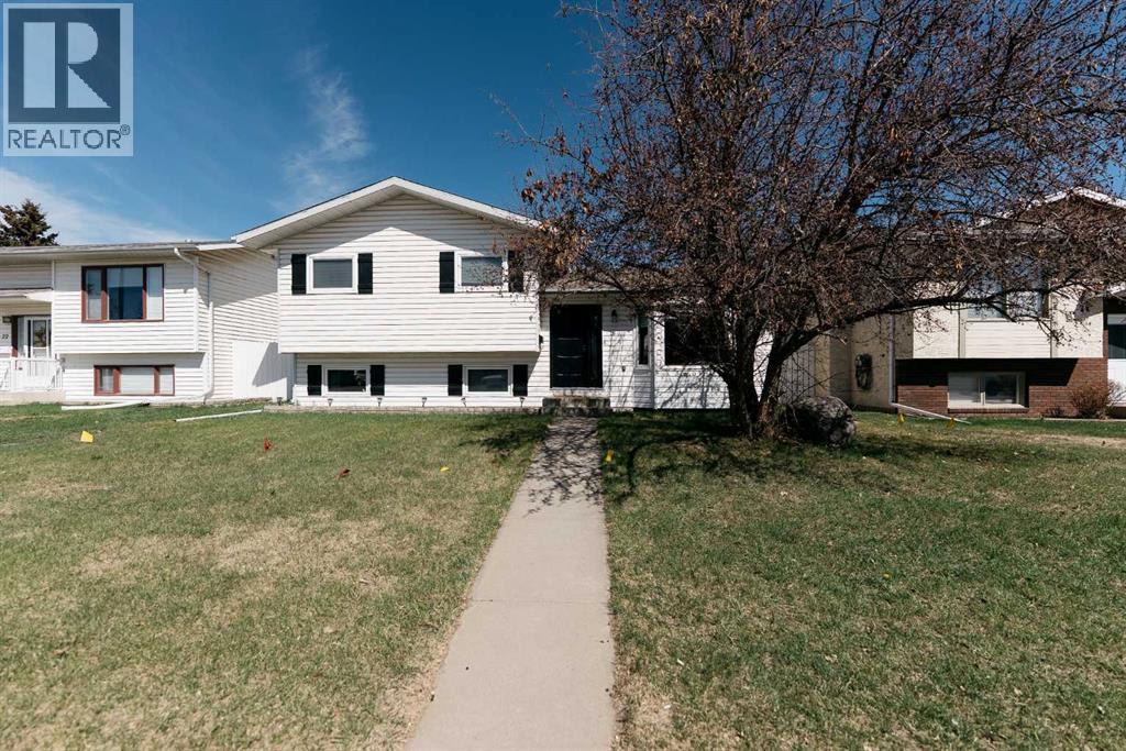 18 Dunlop Street, Red Deer, Alberta  T4R 2G6 - Photo 3 - A2308772
