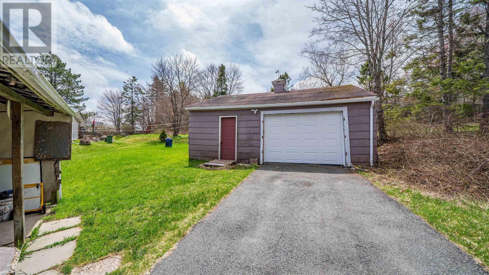 144 Old Beaver Bank Road, Lower Sackville, Nova Scotia  B4E 1J3 - Photo 37 - 202610209