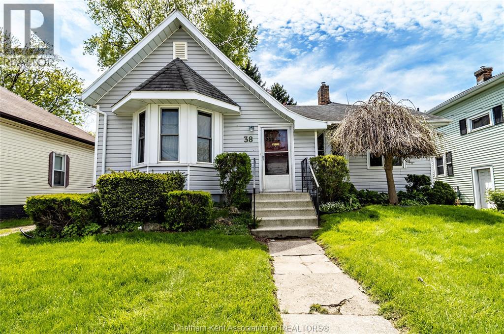 38 Barthe Street, Chatham, Ontario  N7L 1T4 - Photo 2 - 26008840