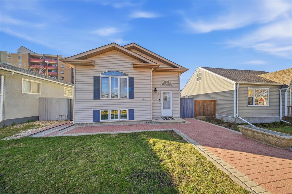 945 Weatherdon Avenue, Winnipeg, Manitoba  R3M 2B4 - Photo 1 - 202609722