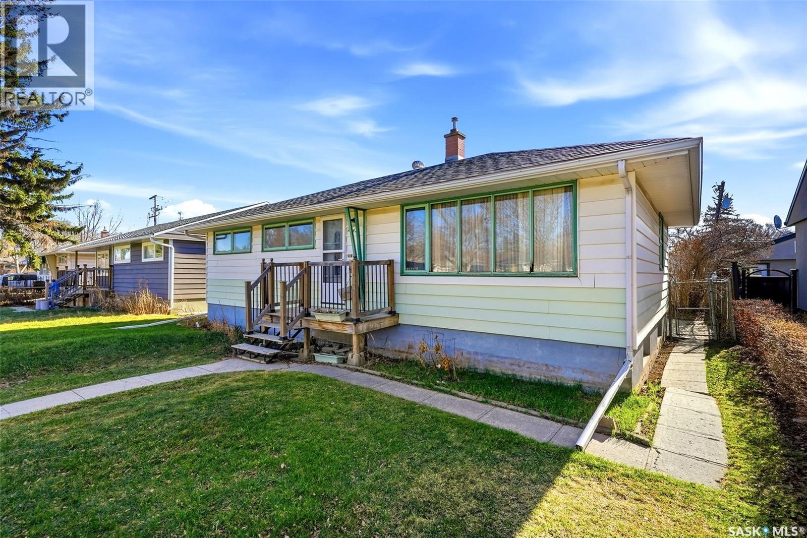 2641 Park Street, Regina, Saskatchewan  S4N 2H3 - Photo 2 - SK035247