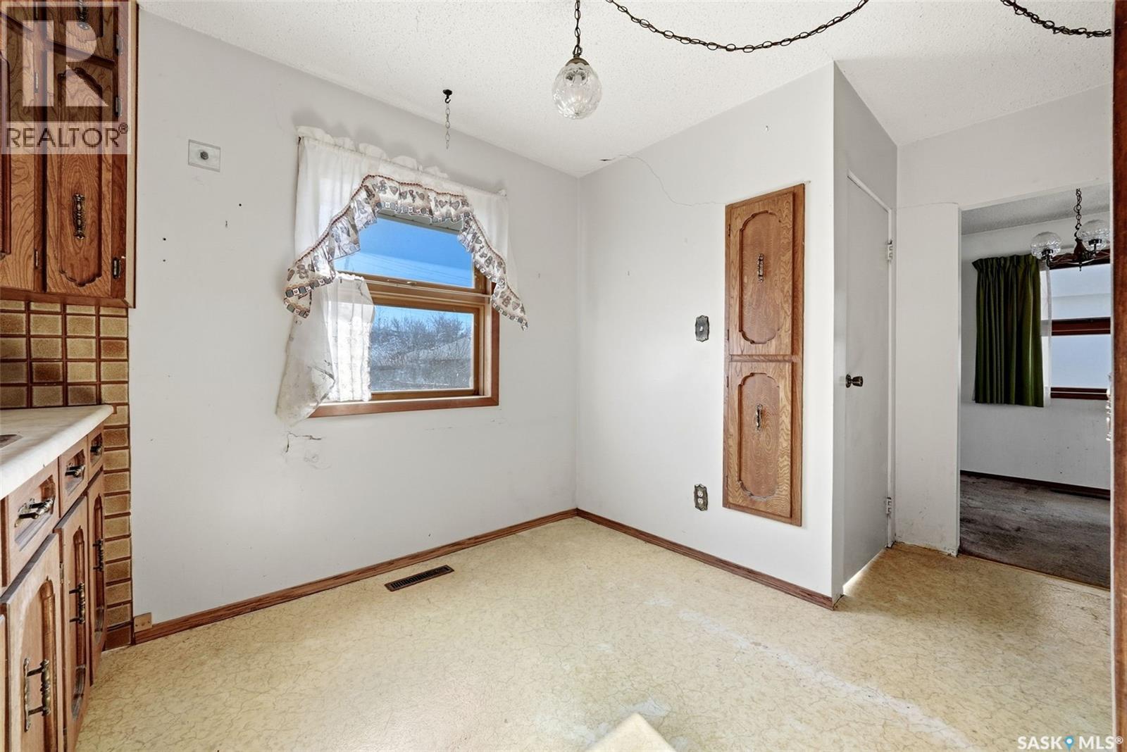 2641 Park Street, Regina, Saskatchewan  S4N 2H3 - Photo 9 - SK035247