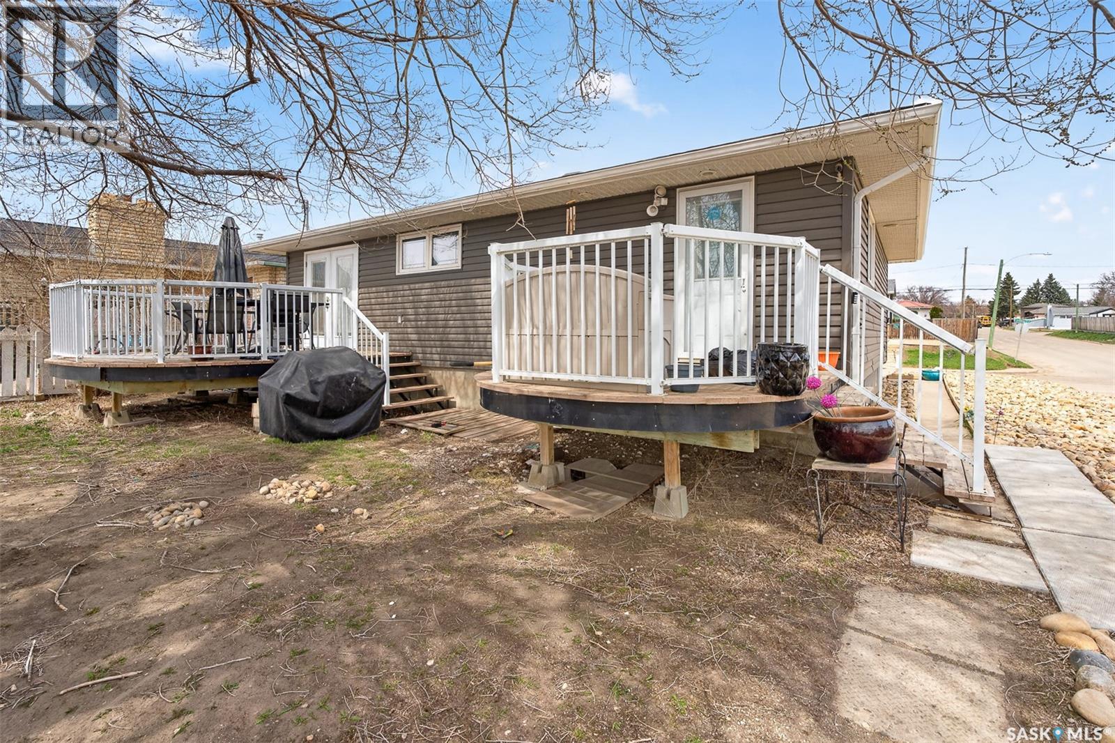 1303 Athabasca Street W, Moose Jaw, Saskatchewan  S6H 6C8 - Photo 11 - SK035036
