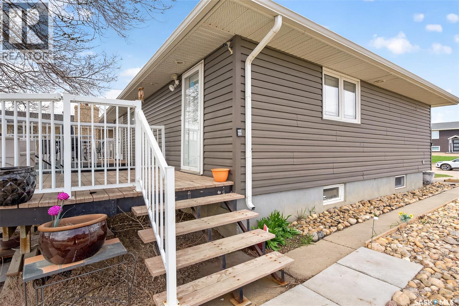 1303 Athabasca Street W, Moose Jaw, Saskatchewan  S6H 6C8 - Photo 21 - SK035036
