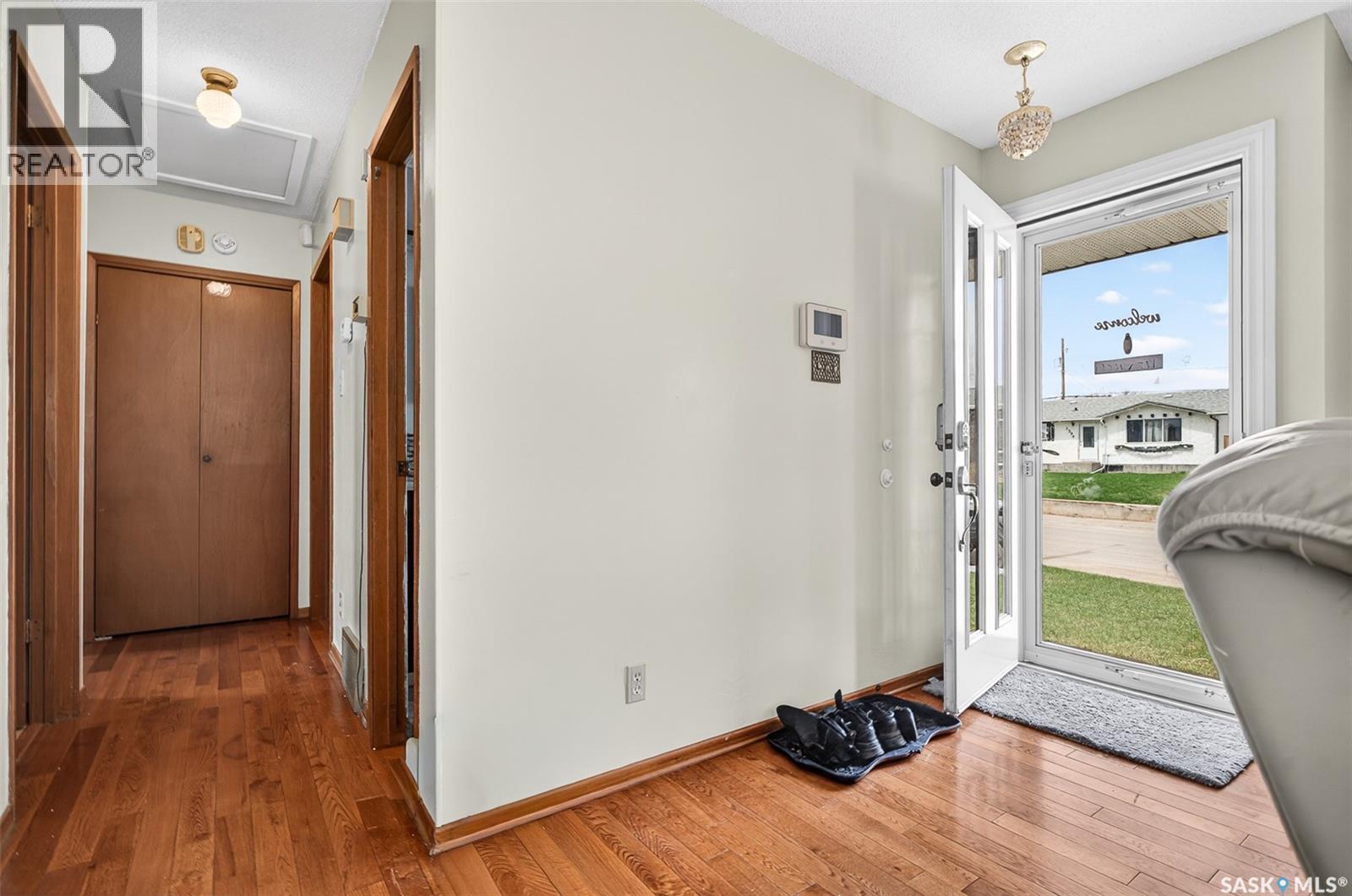 1303 Athabasca Street W, Moose Jaw, Saskatchewan  S6H 6C8 - Photo 37 - SK035036